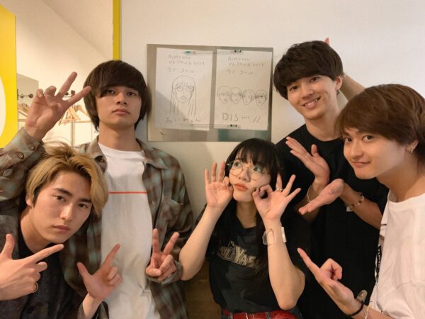 あいみょんは楽曲提供相手も凄い?菅田将暉やDISHにジャニーズWESTなどにも!