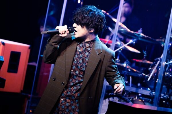 Official髭男dismが活動休止したのは藤原の病気が原因？声帯ポリープの症状ってどんななの？