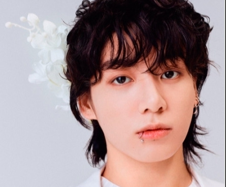 BTS(防弾少年団)グクのウィバースライブまとめ！歌った曲や背景のアロマキャンドルや涙の訳を徹底解析！