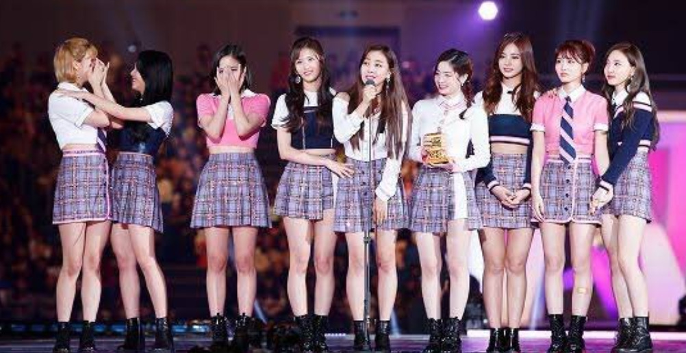 TWICEのONCEとは？ファンクラブの入り方や年会費は？