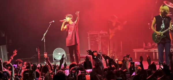 ONE OK ROCK(ワンオク)の歌詞を解説！Wherever you areなどの和訳についても！
