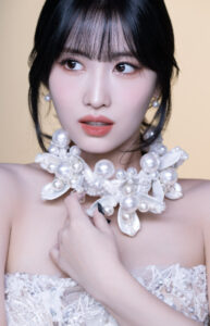 TWICEモモのダイエットビフォーアフターが凄い！ダイエット法は筋トレになんと氷！？