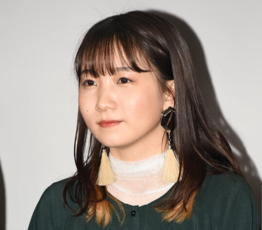 YOASOBIのボーカルikuraが可愛い！本名や出身大学は？