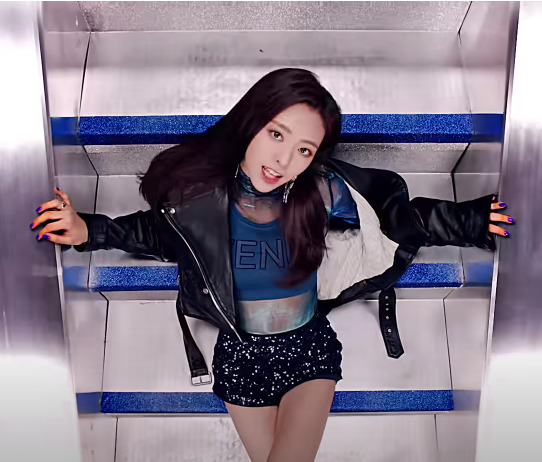 ITZY(イッチ)ユナはスタイル抜群!ウエストのサイズや年齢などについても紹介!