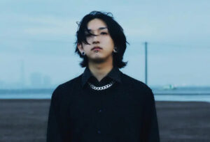 YOASOBIのAyaseは天才！？経歴やボカロとの関係についても解説！