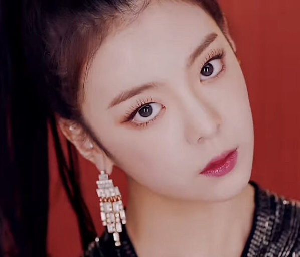 Dalla dalla dance practice https://youtu.be/ay97L0DAu9A?si=xzqzCKXW67GF1OJy