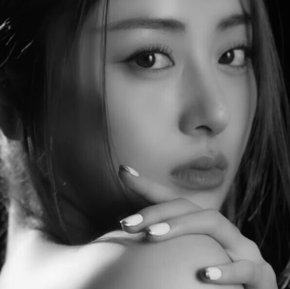 LE SSERAFIMのメンバー紹介！身長やメンバーカラーなどについても！脱退したメンバーもいる？