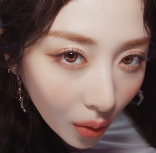 LE SSERAFIMのメンバー紹介！身長やメンバーカラーなどについても！脱退したメンバーもいる？