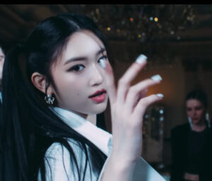 IVE(アイヴ)イソが可愛い！年齢は？現役の高校生って本当！？