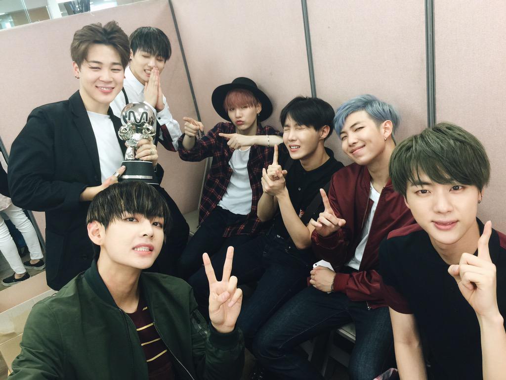 BTS(防弾少年団)テテの髪型推移をチェック！坊主からパーマまでオーダー方法も教えますよ！