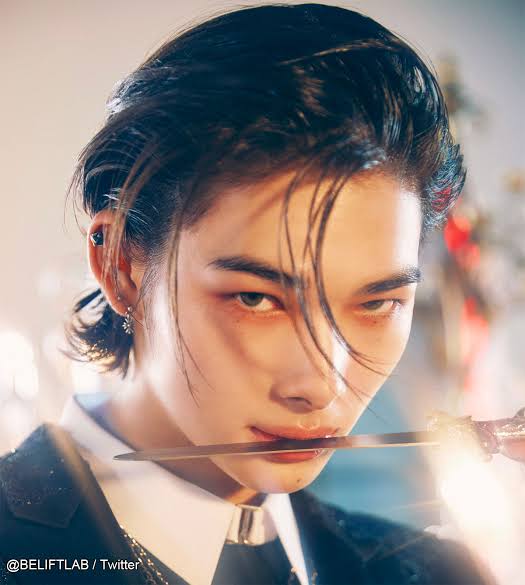 ENHYPEN(エンハイフン)のニキみたいな髪型にしたい！黒長髪メッシュなど様々なスタイルに注目！