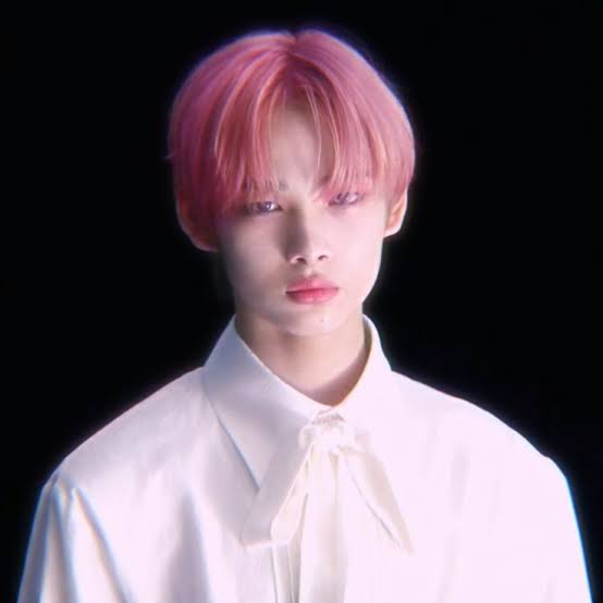 ENHYPEN(エンハイフン)のニキみたいな髪型にしたい！黒長髪メッシュなど様々なスタイルに注目！