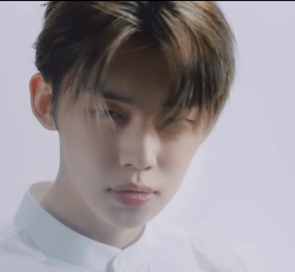 TOMORROW X TOGETHER(TXT)ヨンジュンは中学校前までアメリカに住んでた！？現地では名前も違った！