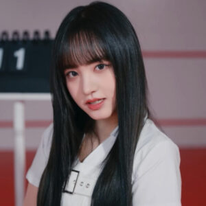 IVE(アイヴ)リズのパーソナルカラーはイエベとブルベどっちなの？黒髪の時にも意見が真っ二つ？