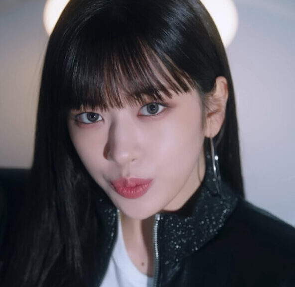 IVE(アイヴ)ユジンがかわいい！スタイルの良さやインスタについても紹介！