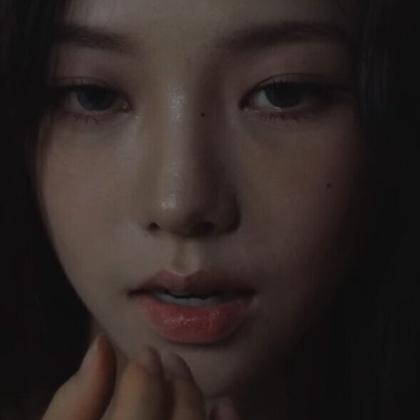 aespaのカリナはスマホゲームで全国一位に？！好きなキャラクターがクレヨンしんちゃんな事でも有名！