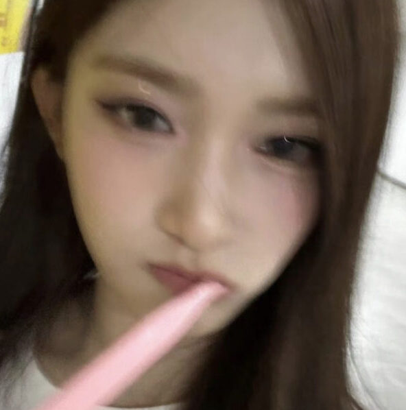 IVE イソのインスタに大注目!可愛すぎる画像や私服も紹介!