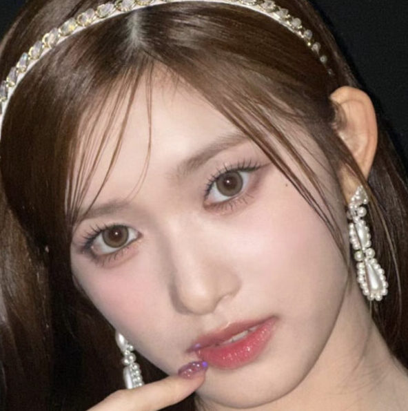 IVE イソのインスタに大注目!可愛すぎる画像や私服も紹介!