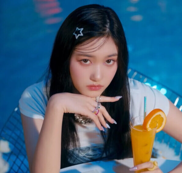 IVE イソのインスタに大注目!可愛すぎる画像や私服も紹介!