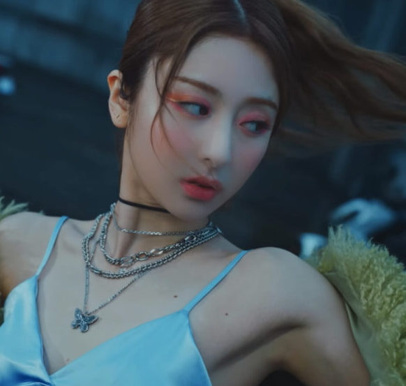 LE SSERAFIMのユンジンはハーフでは無い？アメリカ育ちで韓国語より英語が上手い！？