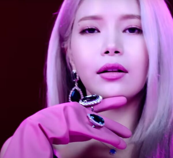 MAMAMOOソラのソロ曲を全紹介!spit it outではまさかの坊主に!?