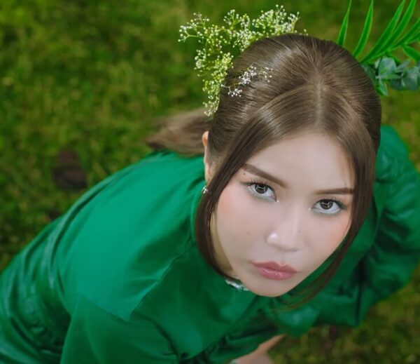 MAMAMOOソラのソロ曲を全紹介!spit it outではまさかの坊主に!?