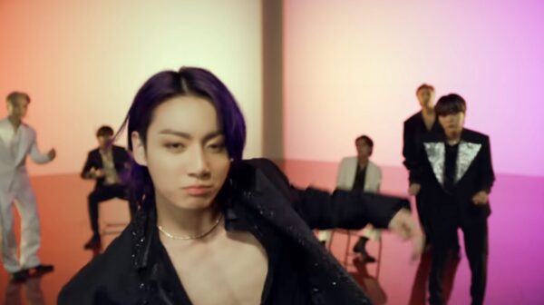 BTS(防弾少年団)内でもグクの筋肉画像が凄い！筋トレ内容や鍛える理由も調べました！