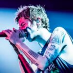 ONE OK ROCK(ワンオク)Takaの身長や誕生日などを紹介!結婚や彼女についても!