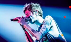 ONE OK ROCK(ワンオク)Takaの身長や誕生日などを紹介！結婚や彼女についても！