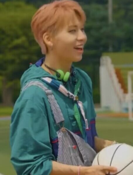 JO1川尻蓮のダンスが凄い!バックダンサーとしてbtsやセブチとも共演!