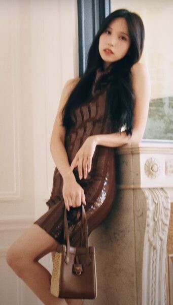 TWICEミナの私服がかっこいい！靴などのブランドがどこのものか知りたい！