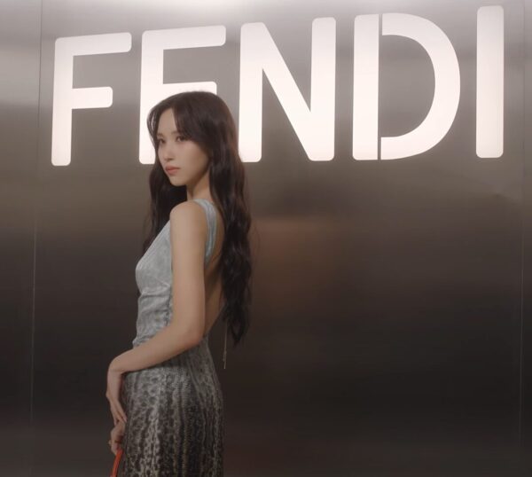 TWICEミナの私服がかっこいい！靴などのブランドがどこのものか知りたい！