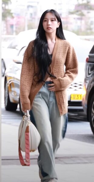 TWICEミナの私服がかっこいい！靴などのブランドがどこのものか知りたい！