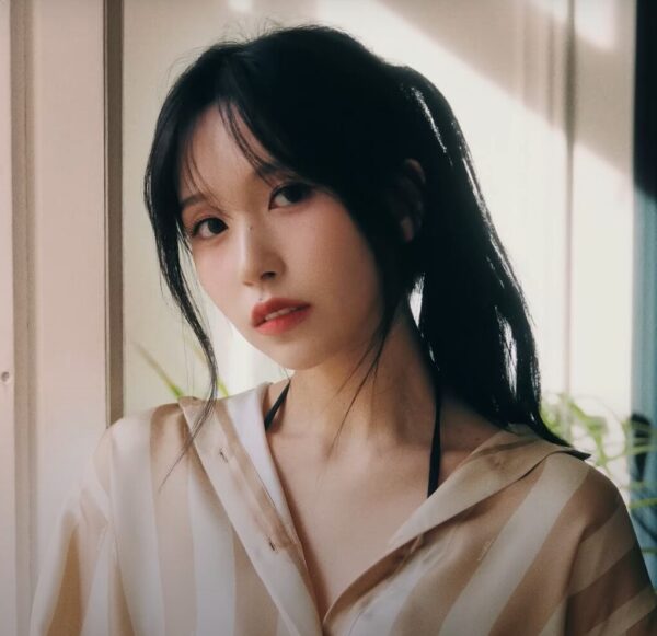 TWICEミナの私服がかっこいい！靴などのブランドがどこのものか知りたい！