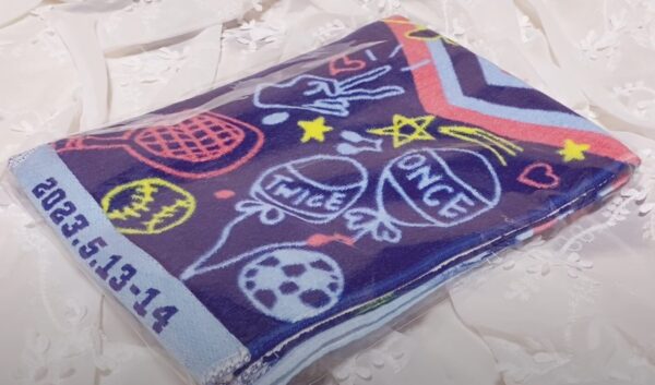 TWICEグッズ一覧を一挙公開！売ってる場所はタワレコ以外にもあるの？