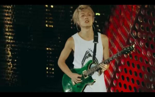 ONE OK ROCK(ワンオク)のToruが使用するギターやアコギはどれ？弦やアンプの情報も一緒に！