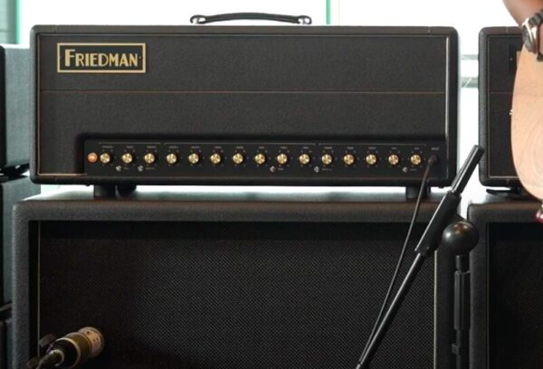 ONE OK ROCK(ワンオク)のToruが使用するギターやアコギはどれ？弦やアンプの情報も一緒に！