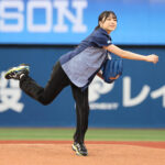 日向坂46の山口陽世はプロ野球ベイスターズの大ファン!好きすぎて始球式にも登場!