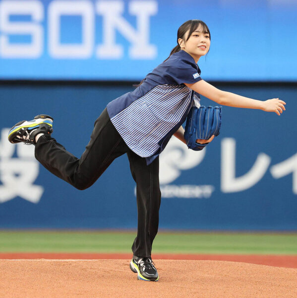 日向坂46の山口陽世はプロ野球ベイスターズの大ファン！好きすぎて始球式にも登場！