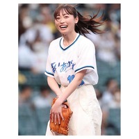 日向坂46の山口陽世はプロ野球ベイスターズの大ファン!好きすぎて始球式にも登場!