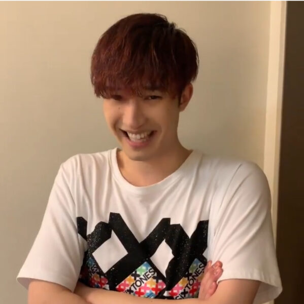 SixTONESのセンターのジェシーは交友関係が広い!LINEの友達は800人以上!