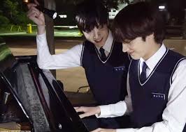 TOMORROW X TOGETHER(TXT)のヒュニンカイはピアノも上手い！実はアニヲタで日本のアニメの曲も演奏！