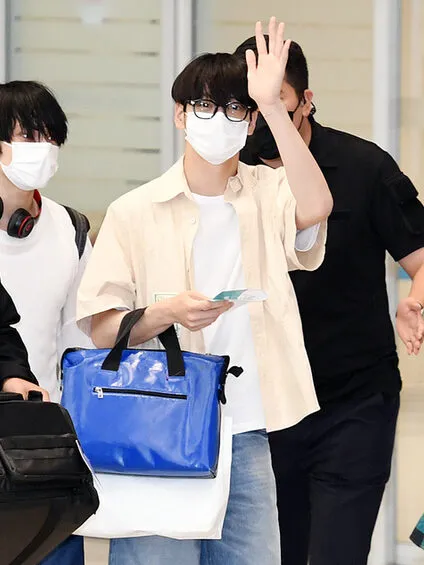 TOMORROW X TOGETHER(TXT)のスビンをファッションチェック！アクセサリー眼鏡やリュックなど小物にも注目！