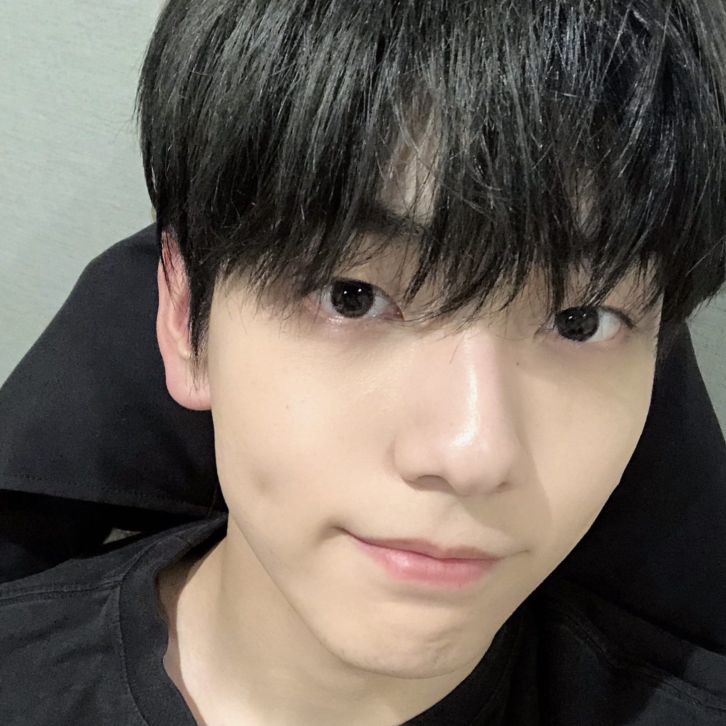 TOMORROW X TOGETHER(TXT)のスビンをファッションチェック！アクセサリー眼鏡やリュックなど小物にも注目！