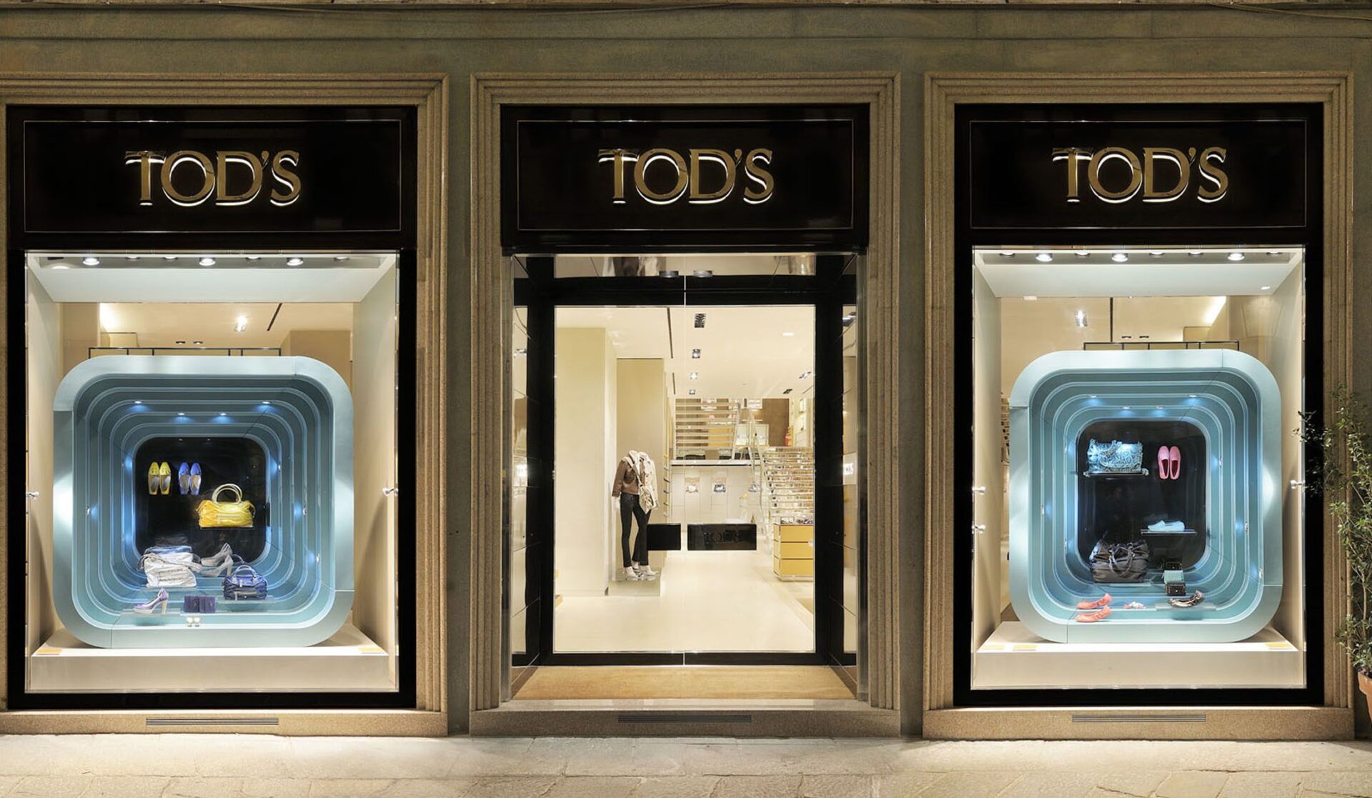 NCT127ジョンウと榮倉奈々が共演？！トッズのミラノコレクションが凄かった！