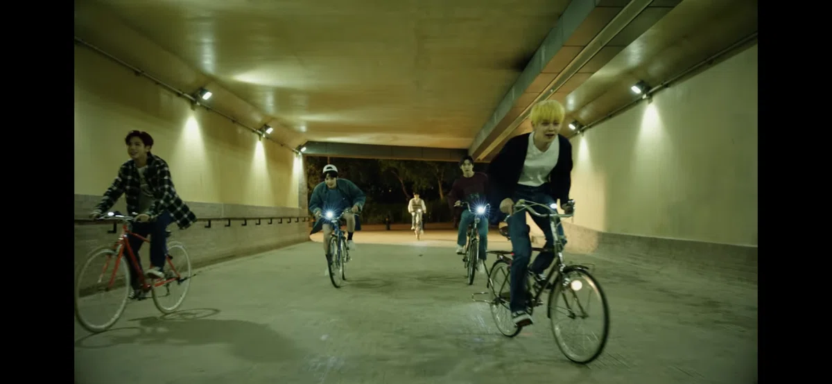 トレカが入ってる?TOMORROW X TOGETHER(TXT)の2ndシングルCD「DRAMA」の歌詞を徹底考察!