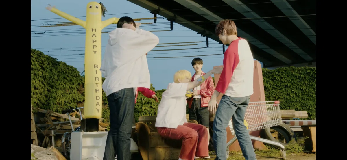 トレカが入ってる?TOMORROW X TOGETHER(TXT)の2ndシングルCD「DRAMA」の歌詞を徹底考察!