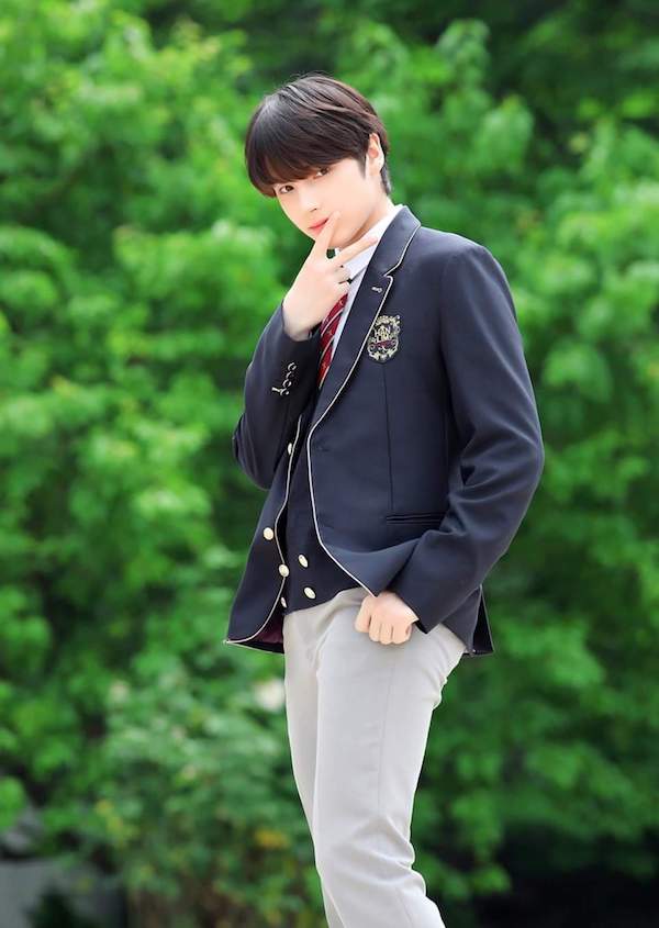 TOMORROW X TOGETHER(TXT)のテヒョンとボムギュが同じ高校だった？！卒アル写真や学校時代の話も！