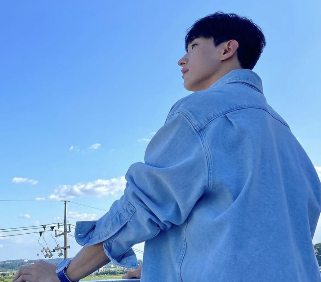 SEVENTEEN(セブチ)のドギョムは耳は難聴?ミュージカルまで勤め上げる歌唱力の秘密とは!