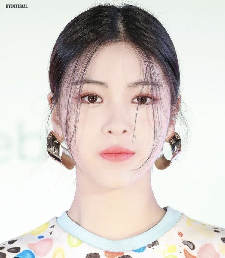 ITZYのリュジンは一番誰に似てる?ハンソヒにソン・ヘギョやキムジウンなど候補がたくさん!